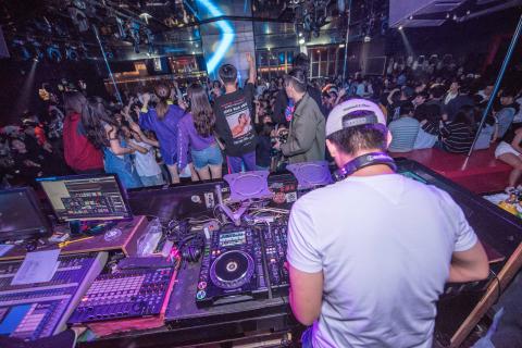 D. Ravers - 世新聖誕晚會
Taipei Wave club