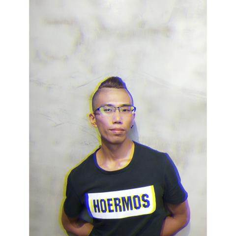 Gongsheng - 男士系列油頭
就♥男士油頭

我是kiki?

是一位髮型工作者
是一位很在乎每一位客人
的“髮型”也很重視“設計美感”更加在乎您們的“髮質”

每一位進來共生的客人
裡面有最真誠的笑容 
最感動的服務
最好的技術
帶給您?
由您來體驗！

✴服務店家：共生Gongsheng

✴住址 ：高雄市四維三路130號

✴預約電話 ：07 335-2990

✴營業時間 ：
週一休
        