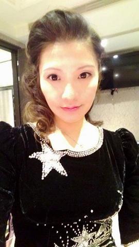 彤@甜蜜屋 - 大愛劇場扮演的是酒女的角色