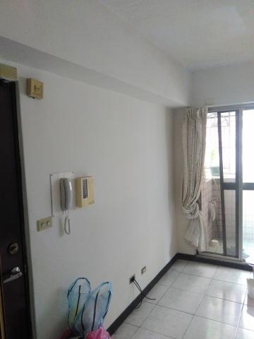 優億油漆裝修公司 - 汐止賴小姐的家正在油漆