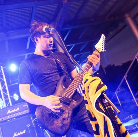 獅子與兔 Lion & Rabbit - 電吉他教學
木吉他教學
演出