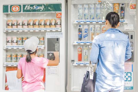 劉价倫 - 攝影作品 / 販賣機的人