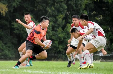 藍圖體能工作室 - 教練本身為橄欖球員出身，在身體能力提升有相當的經驗，有任何問題的民眾都可隨時私訊發問