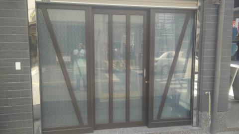 尚和鋁門窗工程行 - 店面大門