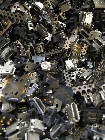 宏岳興業有限公司 - 主被動元件回收
(呆料、庫存料、報廢料、製程廢料)