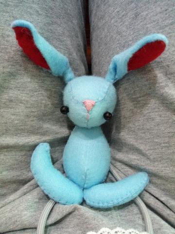 Mirai  Lee - 手工製作的泰迪兔?
一針一線縫出來噠?
手手的部分...?目前還沒決定要做長的還是短的?
可以依照顧客想要的款式來製作?
歡迎多多商量⛄