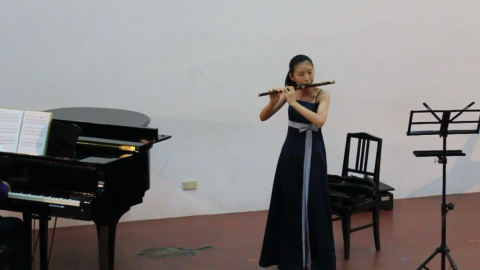 陳品丞 - 106年度全國學生音樂比賽 高中職個人組A組音樂班/笛獨奏-全區優等
從國中一年級開始學習中國笛