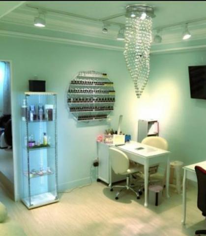 范子晴 - 店面需
採預約制
 (至2-4天)
(週一至週日 11:00~20:00)

精油芳療  盲選2款精油
了解目前身體心理狀況

