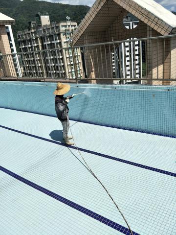 翔鴻工程公司 翔鴻防水工程公司 - 頂樓泳池防水施工