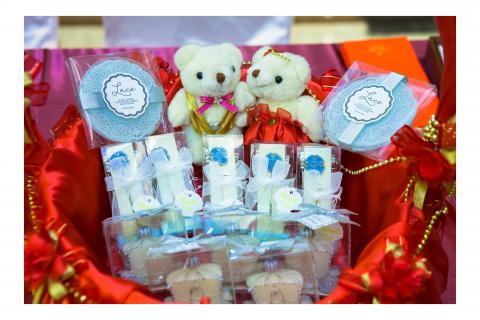 Olivia T&F活動整合企劃 - 和新人建議婚禮小物
並向全台最大專業婚禮周邊進行採購