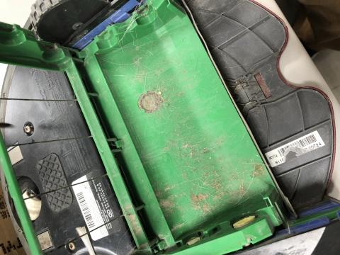 特沃國際股份有限公司 - iRobot611維修主輪模組+清潔