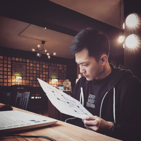 提供門號申辦與攜碼續約服務的專家Expert John