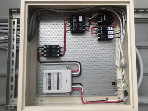 隱城水電工程公司（台北24小時水電維修） - 樹林鐵皮屋電力變更、分電錶按裝～
台電送電電壓為：380V
設立變壓器，變更電力為220V跟110V