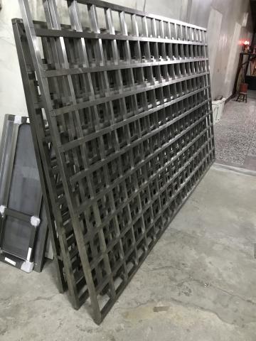 孟工廠金屬工作室 - 傳統鐵窗~