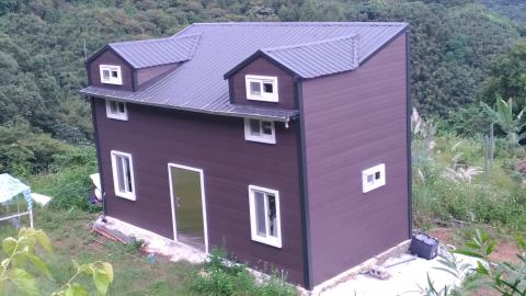 陳文榮      阿忠專業鐵工 - 山林中歐式風格農舍倉庫,三合一浪格+橫式壁板