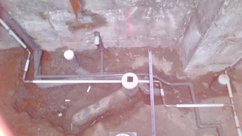 林阿順 - 打鑿配管