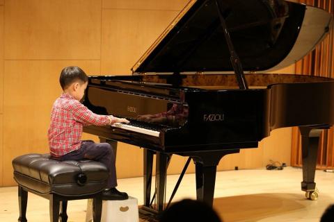 窩在家裡學鋼琴（鋼琴家教） - 