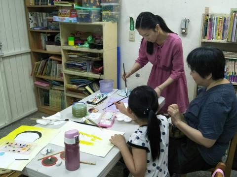 賴英倫 (珮瑩 Aining Art Studio) - 教學經驗