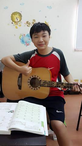 Evan吉他/烏克麗麗/電吉他 教學工作室 - Evan吉他教學工作室 -學員記錄