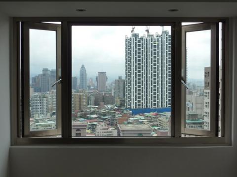 星瑞工程行 - 中固定 推射窗 