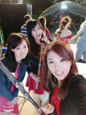 謝依群 - *黑天鵝音樂企劃*
-婚禮演出