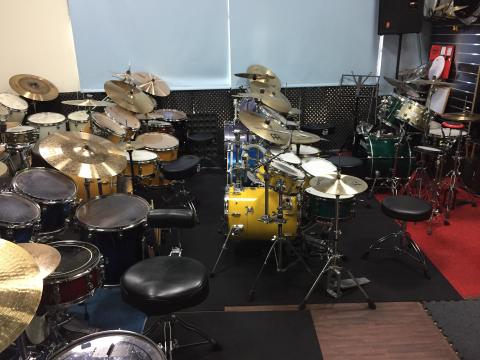 艾聲文創有限公司 - 團體教室設備圖片