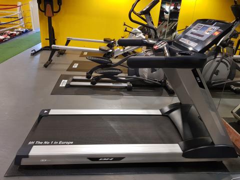 Mo-Mo私人教練工作室 - 跑步機 橢圓機 飛輪 划船機  自主練習  不用動腦
