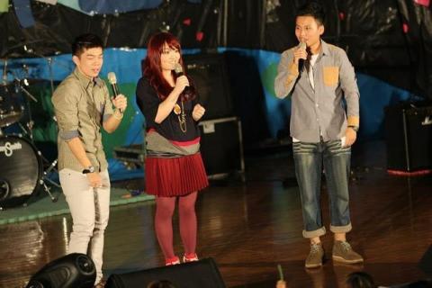 黃文彥 - 校園大型演唱會主持-徐佳瑩lala表演前訪談