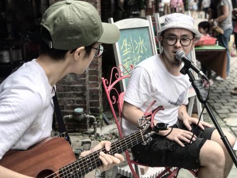 VocalCoach 莫也聲音訓練工作室 - 受邀於新竹湖口老街演出