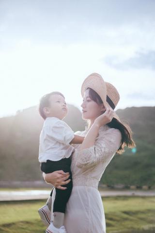 吳恬 彩妝造型工作室 - 親子寫真