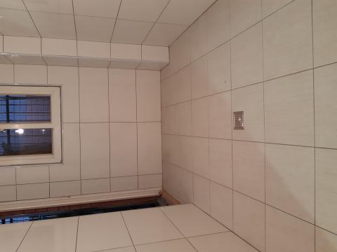 曾貴慶 - 壁磚與地磚貼好完成圖