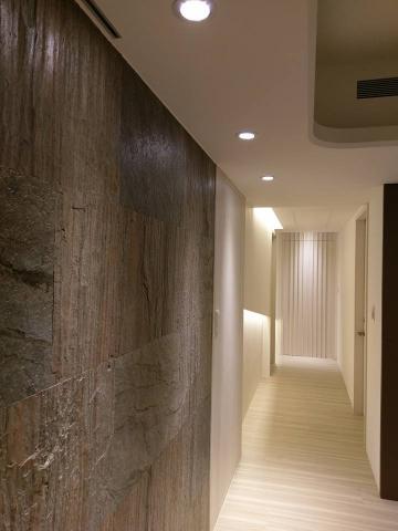 果田田果室內裝修有限公司 - 大三防空間走道,由燈光帶引動線