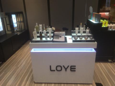 賴美伊 - 櫃位擺設