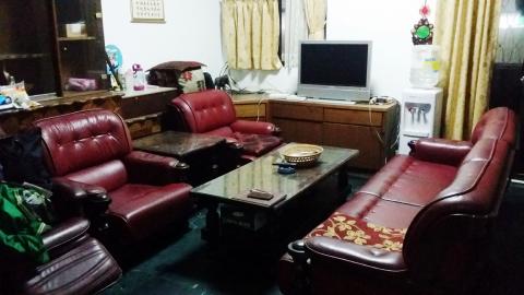 曾小姐 - 四個小時的整理
清出客廳原有的空間與舒適