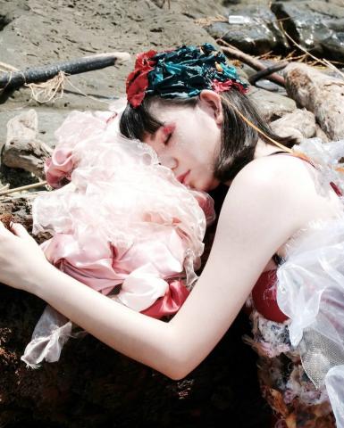 IKUXC - 服設作業
外拍+彩妝
Fujifilm XT10