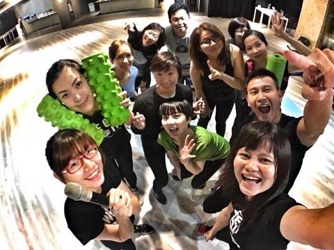 阿喵的減肥雕塑教室 - 運動就是要開心！！我們不要面對冰冷冷的器材～～