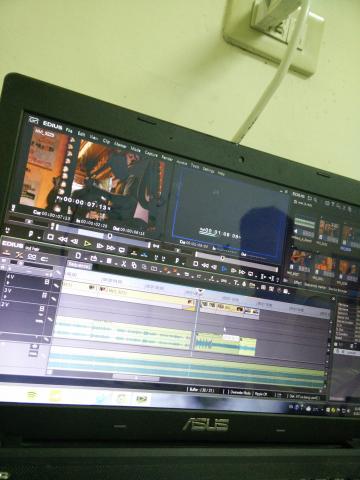 家駒 - 剪輯畫面