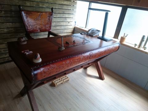 定旺室內裝修工程   - 傢俱製作-皮雕-魔書桌