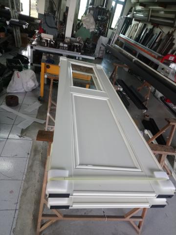 詠鑫整修工程行 - 牙白色
辦公室門