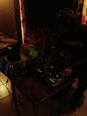 DJ Double H 混音娛樂工作室 - ktv 生日派對 表演現場 DJ Double H 混音娛樂工作室 - ktv 生日派對 表演現場