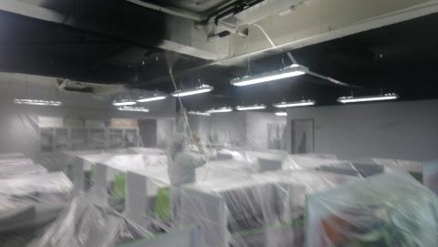 七皜房工程 - 台北辦公室週休假日天花板改色