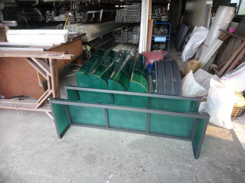 詠鑫整修工程行 - 綠色顆粒PC板（雨遮板）