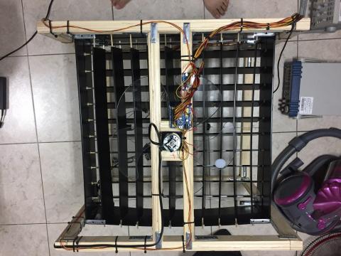 祥云設計 - 人體感應式風向自動控制風扇概念機