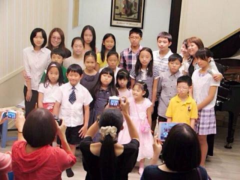 台北鋼琴老師涂玟棋 - 小型學生發表會