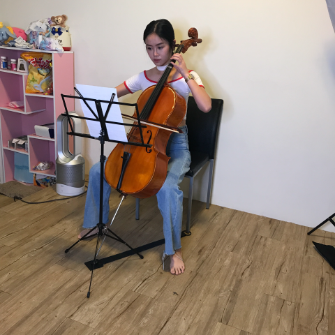 許晁維 -大提琴老師 - 大學4年級學生 以前學習過 現在從頭再學習