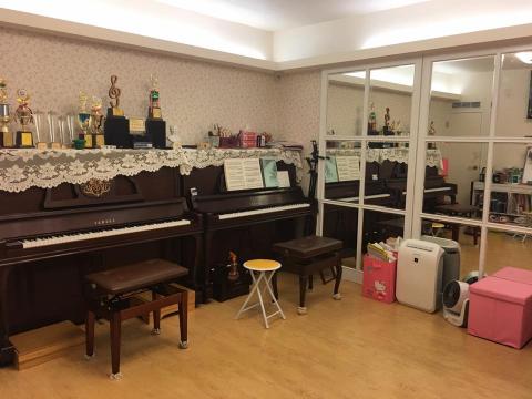 台北鋼琴老師涂玟棋 - 政大雙鋼琴教室
