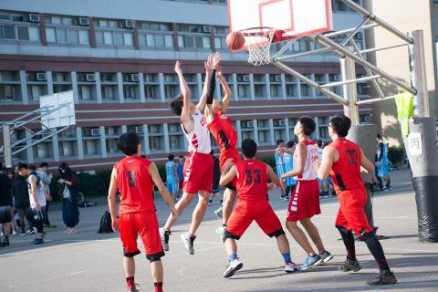 脆片工作室 - 2016/12/10 
擔任中部大學中文系所盃賽之攝影長