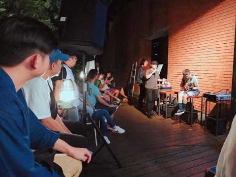 VocalCoach Studio - 台北「白晝之夜」活動
街頭演唱