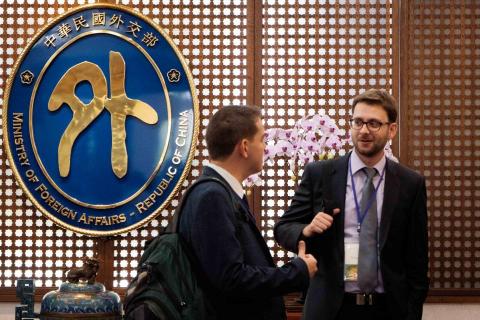 nii的工作間 - 外交部亞非司活動攝影。