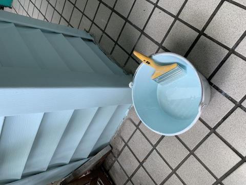 頤品油漆工作室 - 幫幼稚園的柱子漆上漂亮的水藍色